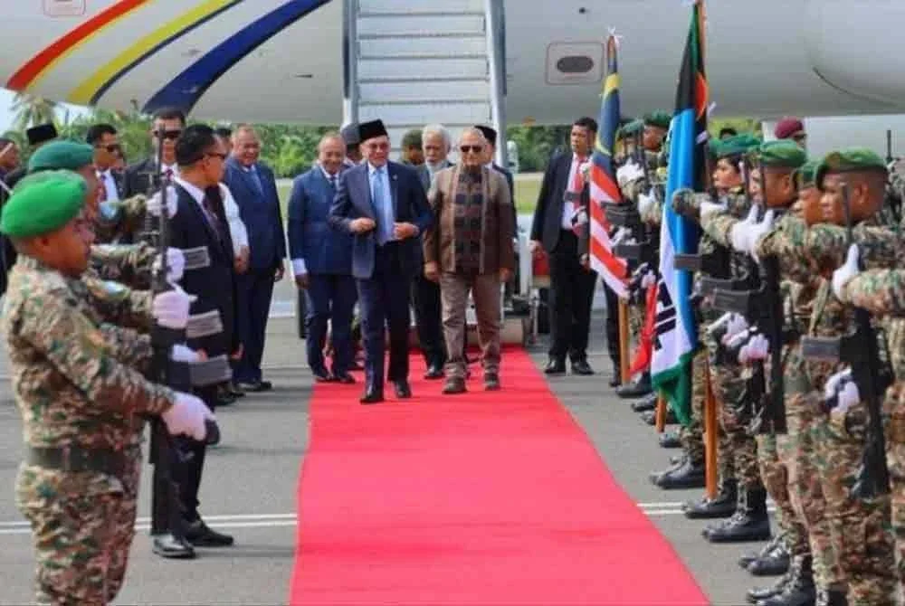 Perdana Menteri, Datuk Seri Anwar Ibrahim tiba di sini hari ini bagi memulakan lawatan rasmi bersejarah selama dua hari ke Timor-Leste bagi memperkukuh hubungan dua hala
