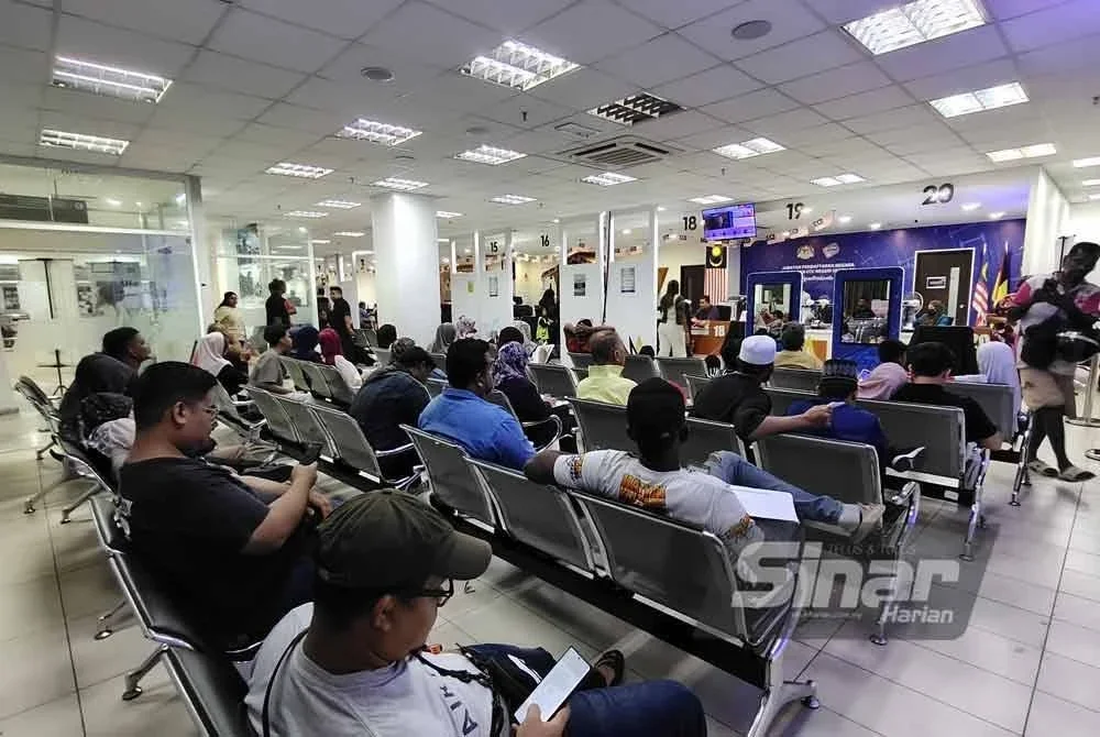 Keadaan di JPN UTC Ampangan sekitar jam 4 petang, Selasa.