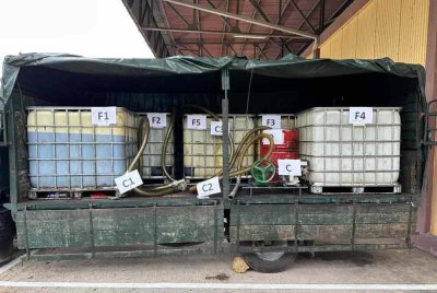 Turut dirampas lori tangki Renault, lori kanvas Nissan, lima tong IBC serta pam minyak dan hos dengan keseluruhan rampasan dianggarkan bernilai RM775,620.