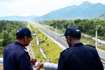 Lokasi berhampiran kejadian kebocoran paip gas butana di kawasan Petronas Gas Berhad (PGB), Tapak ECRL Seksyen 5, Kerteh. Foto Bernama