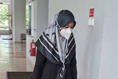 Khairunnisa ketika hadir ke mahkamah bagi mendengar prosiding keputusan representasi pada Selasa.