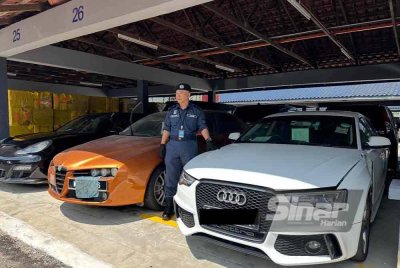 Antara kenderaan mewah seludup yang dirampas JKDM. FOTO SINAR HARIAN - ADILA SHARINNI WAHID