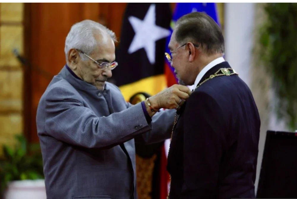  Perdana Menteri Datuk Seri Anwar Ibrahim hari ini menerima Grand Collar of the Order of Timor-Leste. Foto Bernama