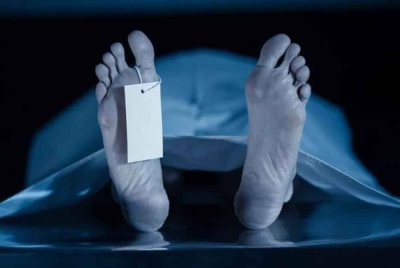 Mangsa yang bekerja sebagai pengikat tayar di kapal kargo dipercayai terjatuh ketika melakukan kerja pemasangan tayar di sisi kapal yang sedang dibaiki. Foto hiasan