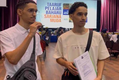 Mohamed Tariq dan Mansour Tariq mendaftarkan diri sebagai pelajar baharu bagi Sesi Akademik 2025/2026 Selasa lalu.