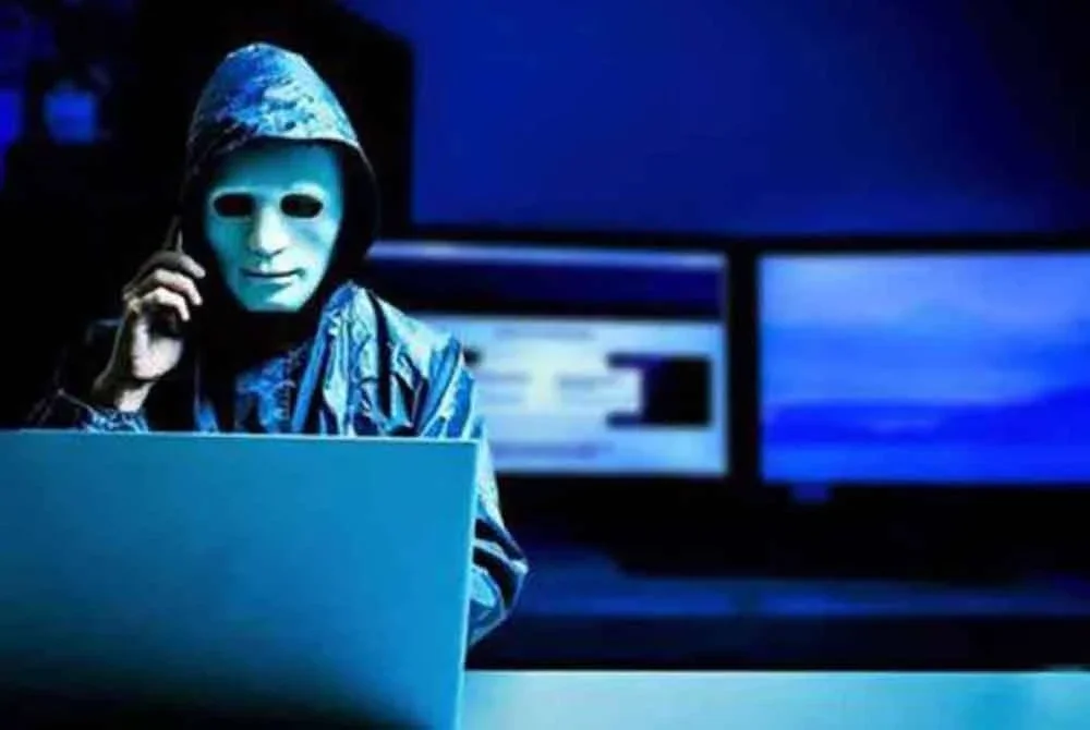 Kesemua mangsa dihubungi suspek melalui telefon dan aplikasi WhatsApp dengan memperkenalkan diri sebagai pegawai kerajaan. Gambar hiasan