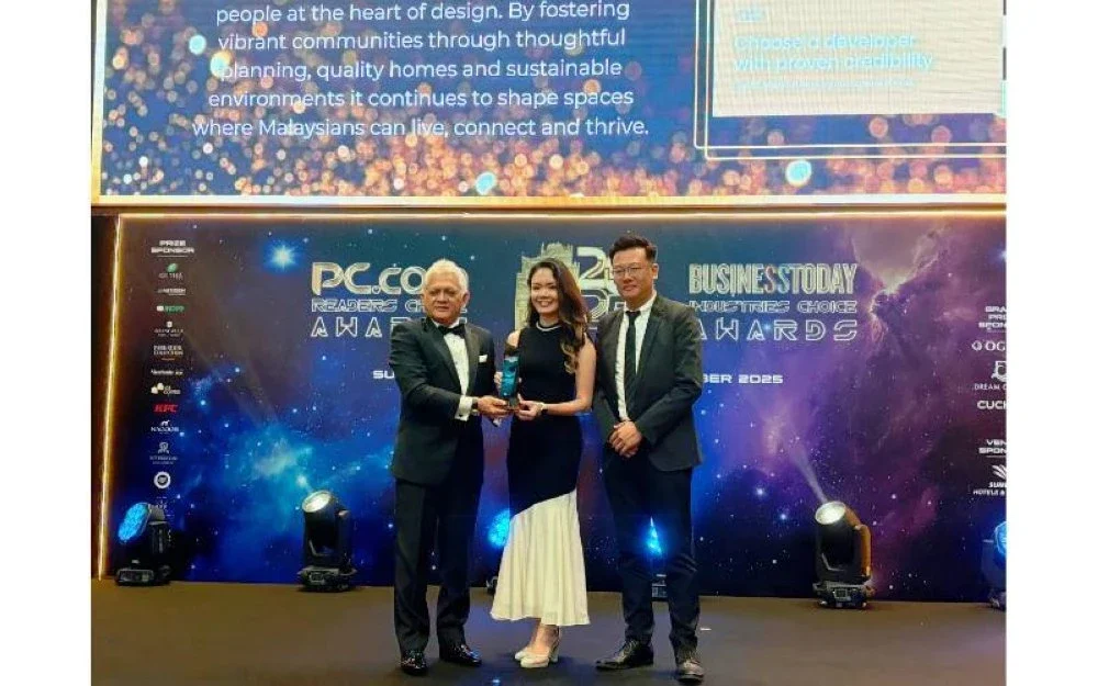 Penolong Pengurus Besar LBS, Shany Lim, dengan bangga menerima anugerah Pembangunan Hartanah Berteraskan Komuniti Terbaik di ‘BusinessToday Industry Choice Awards 2025’.
