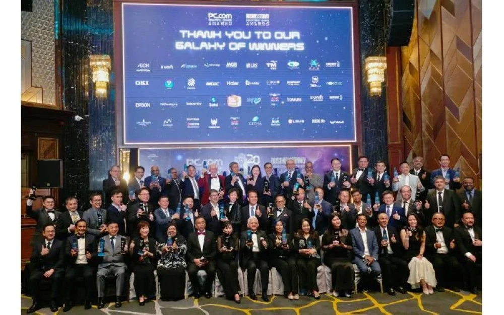 Para pemenang BusinessToday Industry Choice Awards 2025 meraikan kejayaan mereka pada majlis tersebut, yang mengiktiraf sumbangan kecemerlangan merentasi pelbagai industri di Malaysia.
