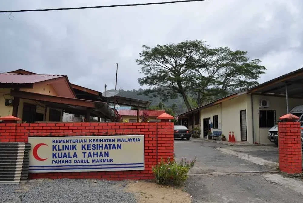 Klinik Kesihatan (KK) Kuala Tahan, Jerantut ditutup sementara selepas bangunan berusia lebih 45 tahun itu mengalami kerosakan struktur utama.