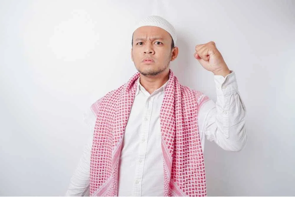 UMAT Islam tidak boleh bertindak balas dengan menghina kembali agama mereka atau simbol-simbolnya yang akan menyebabkan reaksi mereka mencela agama Islam kembali. -Gambar hiasan/ Foto: CANVA