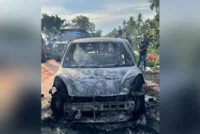 Identiti mangsa yang rentung di dalam kereta terbakar di kawasan tebing Pantai Sungai Lurus, Senggarang pada Rabu, dikenal pasti adalah seorang lelaki warga emas.