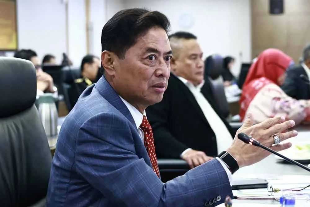 Azam ketika hadir mesyuarat Lembaga Penasihat Pencegahan Rasuah (LPPR) SPRM Bil 1 Tahun 2025 (Onboarding Session) di Ibu Pejabat SPRM Putrajaya pada Khamis.