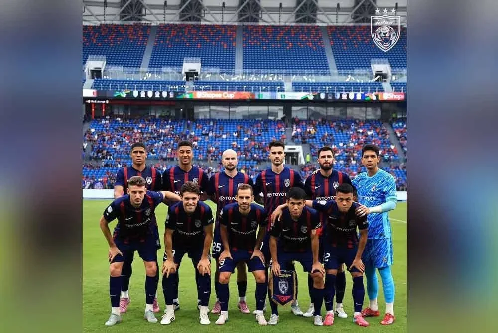 Kesebelasan utama JDT mempamerkan aksi mantap ketika turun berdepan Bangkok United dalam Kejuaraan Kelab ASEAN (ACC), Piala Shopee di Stadium Sultan Ibrahim pada Khamis. - Foto: FB Johor Southern Tigers