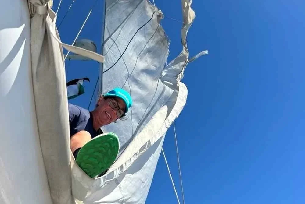 Pelayar yang pakar dalam bidang khusus akan bergerak ke bot-bot bermasalah dan menawarkan bantuan. Foto: Facebook ZRA