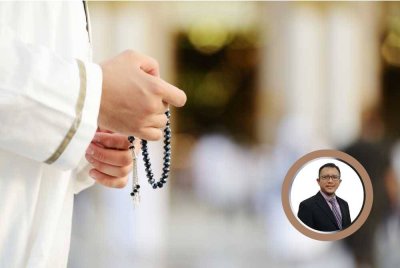 AMAL soleh mesti disandarkan kepada keikhlasan dan keredaan ALLAH SWT, bukan sebagai 'tiket' jaminan syurga secara automatik. -Foto: CANVA/ Gambar kecil: DR AZRI BHARI