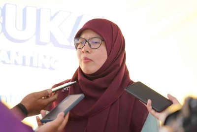 Anfaal ditemui pada sidang akhbar selepas Majlis Perasmian Pembukaan Mydin Mart Olak Lempit, pada Jumaat.