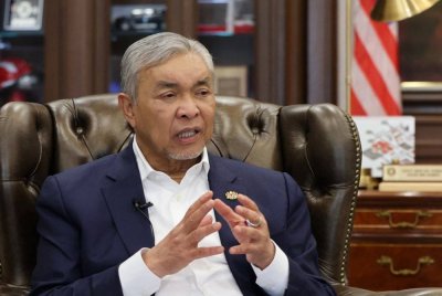 Ahmad Zahid ketika sesi temu bual bersama Bernama di pejabatnya Bangunan Perdana Putra baru-baru ini. Foto Bernama