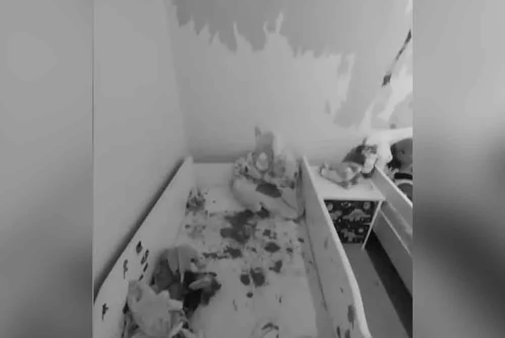 Keadaan bilik Ismael yang dipenuhi percikan darah.