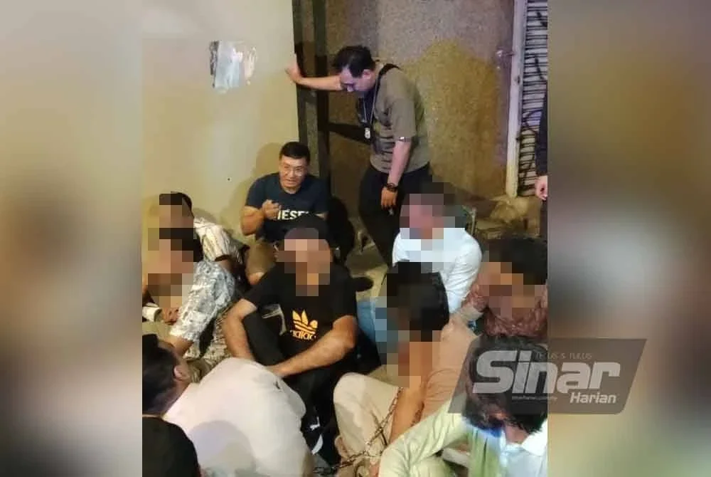 Tindakan lelaki warga asing yang merakam video ketika operasi dijalankan di sini mengundang padah apabila ditahan pada Jumaat.