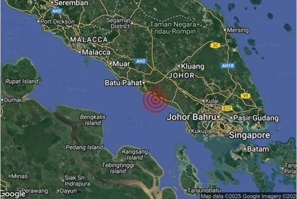Satu gempa bumi lemah berukuran magnitud 3.5 telah berlaku di perairan Batu Pahat, Johor pada jam 9.04 pagi Sabtu, menurut MetMalaysia.
