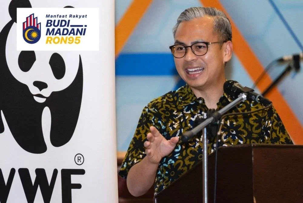 Fahmi berucap pada Majlis Pelancaran Kempen Malaysia, JomPACT! di Institut Pendidikan Guru Kampus Bahasa Melayu Lembah Pantai pada Sabtu. Foto Bernama