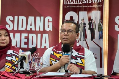 Mohd Shafry ketika berucap menyempurnakan perasmian MMS di kampus UTM Skudai pada Ahad.