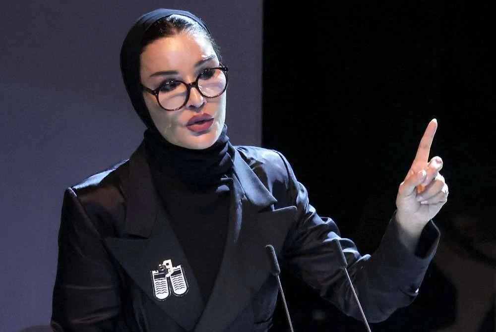 Sheikha Moza berucap sempena Hari Antarabangsa Melindungi Pendidikan Dari Serangan di Pusat Konvensyen Kebangsaan Qatar, Doha. Foto AFP