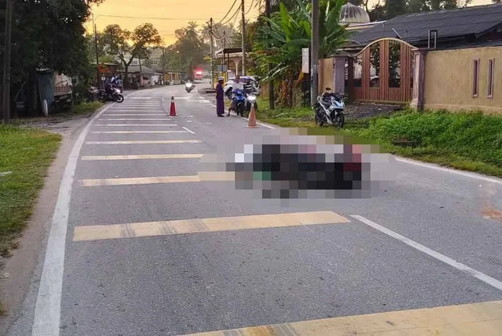 Seorang jurutera lelaki maut selepas motosikal ditungganginya melanggar seekor babi yang melintas di hadapan Masjid Berangan, di sini pagi tadi.
