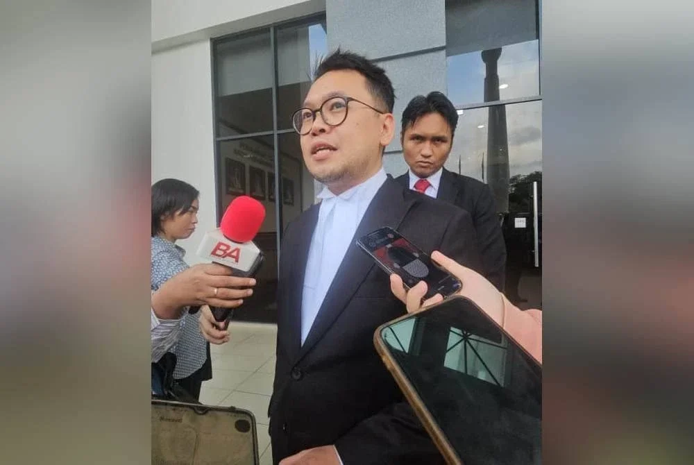 Azhier ketika ditemui pemberita di pekarangan Kompleks Mahkamah Kota Kinabalu.