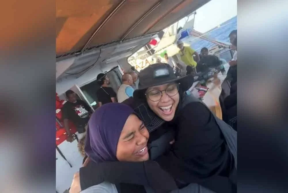 Iylia gembira dipertemukan semula rakan-rakan lain yang menyertai misi kemanusiaan ke Gaza.