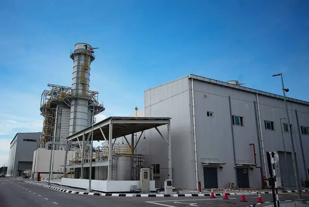 Loji Janakuasa Pulau Indah (PIPP) dengan kapasiti 1,200 megawatt yang disalurkan ke grid nasional menyokong lebih 40 peratus daripada kegunaan tenaga elektrik di Lembah Klang.- FOTO SINAR HARIAN ROSLI TALIB