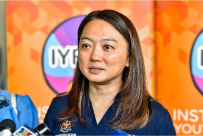 Menteri Belia dan Sukan, Hannah Yeoh ketika sidang media pada program Persidangan Meja Bulat Belia Memperkasa Pendidikan Kesihatan Seksual dan Reproduktif di Rekascape hari ini. Foto Bernama 