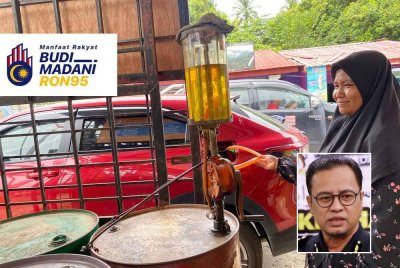 Tinjauan Sinar Harian mendapati terdapat 16 pos isian minyak petrol secara tradisional iaitu dengan mengepam bahan api tersebut menggunakan tangan. Gambar kecil: Azman
