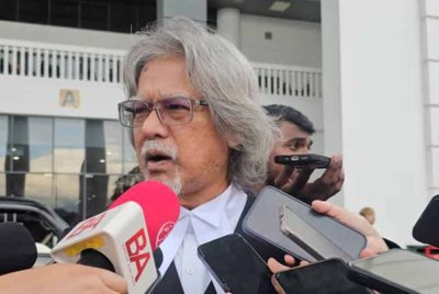 Ram Singh ketika ditemui pemberita di pekarangan Kompleks Mahkamah Kota Kinabalu