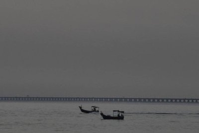 MetMalaysia mengeluarkan nasihat Lekukan Tropika yang dikesan berlaku pada latitud 14.4 utara dan longitud 131.8 timur kira-kira 787 kilometer ke timur laut Samar Island, Filipina. Gambar hiasan