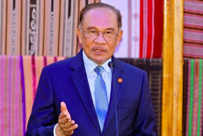 Anwar mengucapkan tahniah dan syabas kepada warga sekolah, KPM serta semua pihak terlibat atas kejayaan SK Putrajaya Presint 11(1) memenangi Anugerah Sekolah Terbaik Dunia 2025.