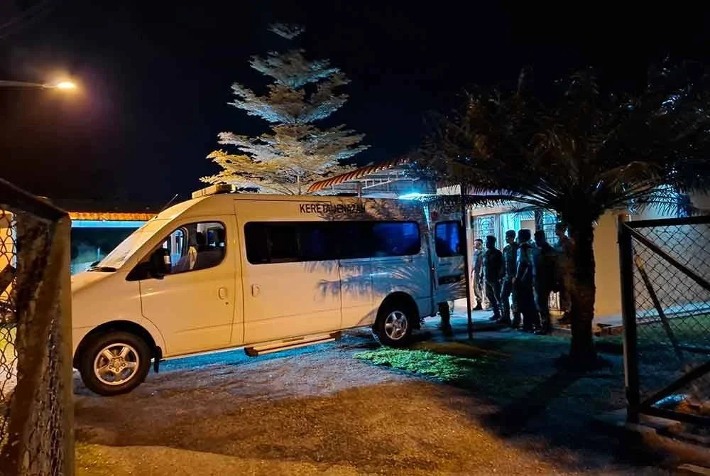 Jenazah anggota tentera yang maut dalam kemalangan trak Angkatan Tentera Malaysia (ATM) berhampiran Terowong Menora telah dibawa pulang ke Taman Permai Jaya, Kuala Ketil, Kedah selepas selesai proses bedah siasat di Hospital Kuala Kangsar.