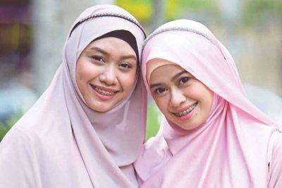 Empat lagi rakyat Malaysia termasuk Heliza Helmi dan adiknya, Nur Hazwani Afiqah yang menyertai misi kemanusiaan Global Sumud Flotilla (GSF) disahkan dipintas tentera Zionis di perairan Gaza, pagi ini.