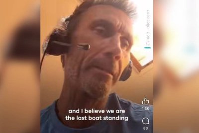 Cameron ketika memaklumkan kapal Marinette yang dinaikinya masih meneruskan perjalanan ke pantai Gaza.