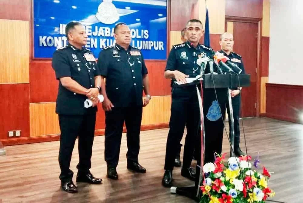 Fadil ketika sidang akhbar di Ibu Pejabat Polis Kontinjen (IPK) Kuala Lumpur pada Jumaat.