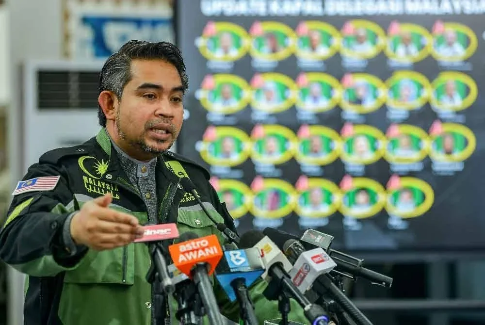 Sani Araby memberikan taklimat keadaan terkini rakyat Malaysia yang ditahan pada sidang media di Pusat Gerakan Sumud Nusantara pada Jumaat. Foto Bernama