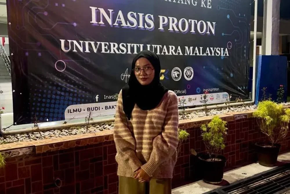 Impian Nur Arissa melanjutkan pengajian ke UUM menjadi kenyataan selepas mendapat bantuan bantuan kewangan daripada beberapa individu dermawan termasuk sumbangan penuh daripada seorang wanita dari Negeri Sembilan. FOTO UUM