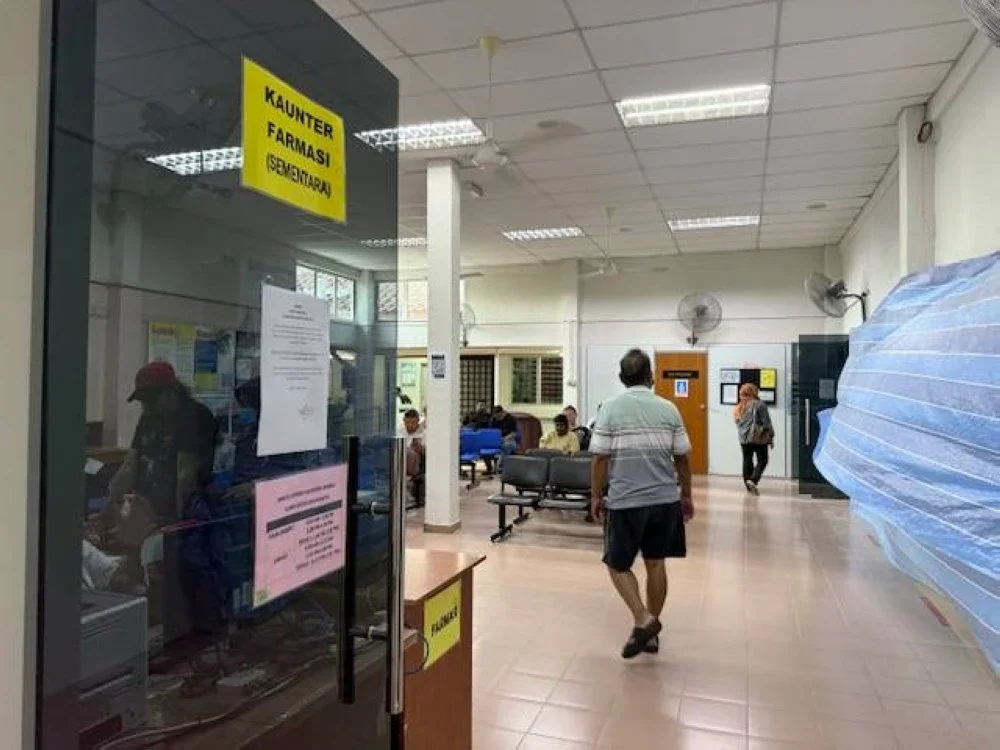 Kaunter farmasi sementara beroperasi susulan kerja naik taraf bahagian itu sedang dilaksanakan di Klinik Kesihatan Mantin.