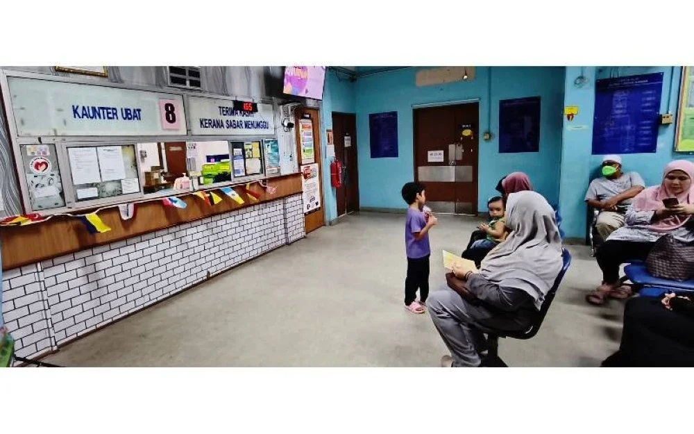 Klinik Kesihatan Permatang Badak antara lima klinik daif di daerah Kuantan yang terlibat dalam projek baik pulih tahun ini.