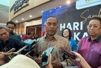 Zambry ketika ditemui selepas Majlis Sambutan Hari Akademia Peringkat Kebangsaan 2025 di Universiti Sains Islam Malaysia (USIM), pada Jumaat.