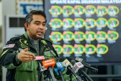 Sani Araby memberikan taklimat keadaan terkini rakyat Malaysia yang ditahan pada sidang media di Pusat Gerakan Sumud Nusantara pada Jumaat. Foto Bernama