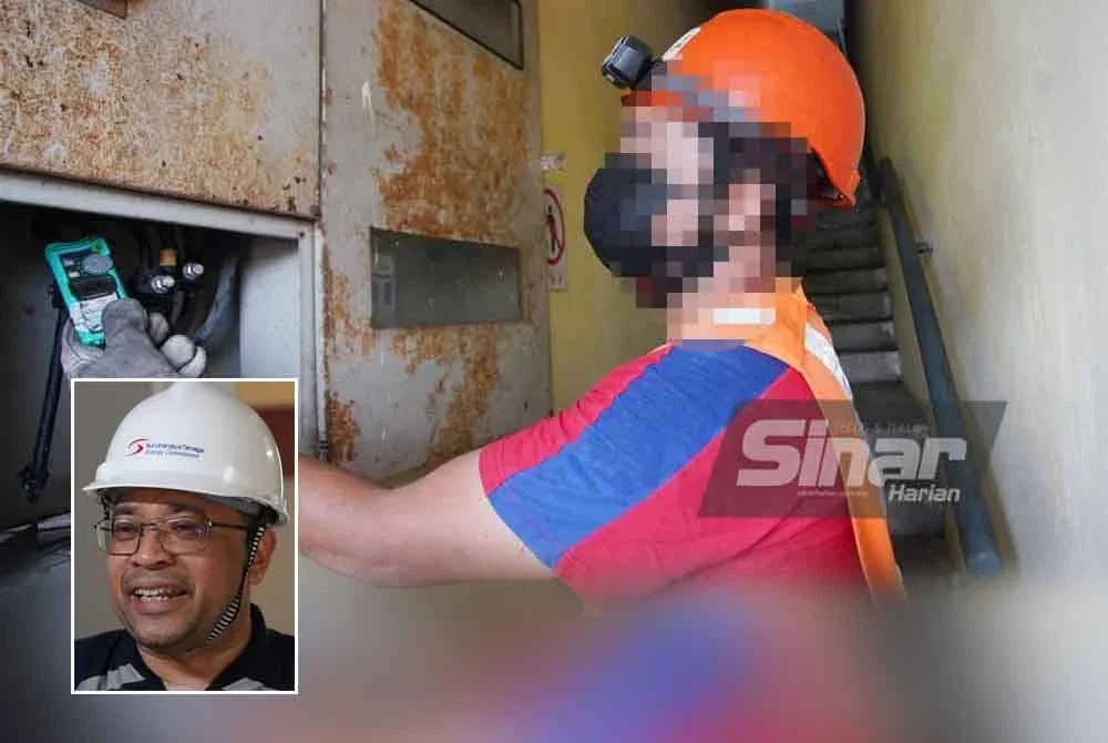 Pasukan Special Engagement Against Losses (Seal) TNB memeriksa kotak meter utama di bawah premis. Gambar kecil: Ismail Zaili