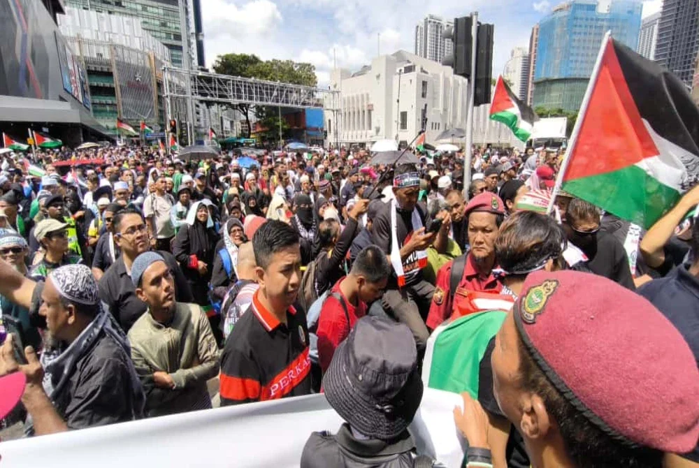 Himpunan solidariti bagi membantah sekatan terhadap misi Global Sumud Flotilla di hadapan pusat beli-belah Sog berlangsung dalam keadaan aman.