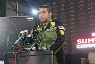 Sani Araby ketika sidang media di Mapim Central Warehouse, Sepang pada Sabtu.