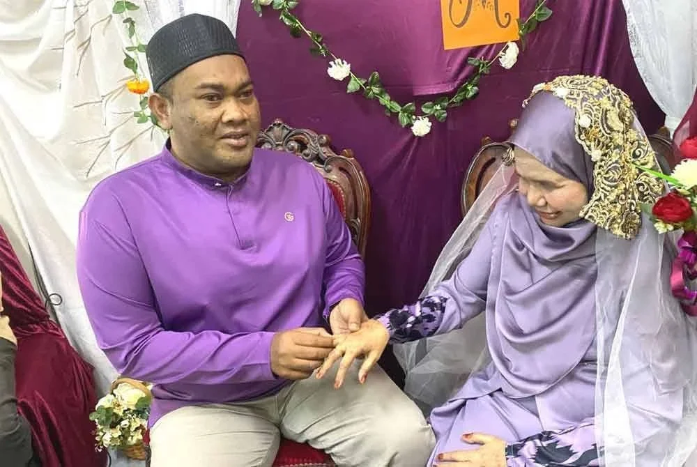 Mohd Hafizey dan Mas disatukan sebagai suami isteri pada 23 September lalu selepas berkenalan menerusi segmen ucapan di sebuah stesen radio.